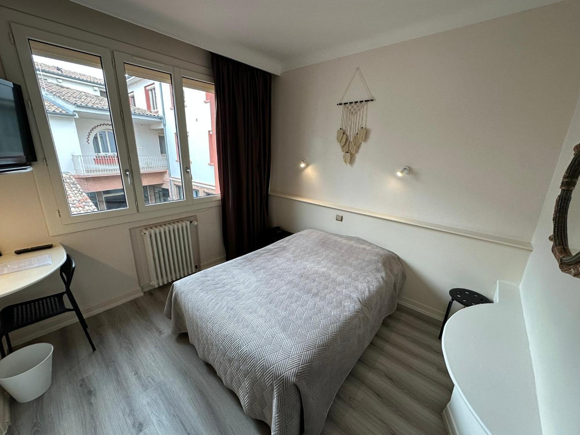 Hotel Chiffre Albi Room photo